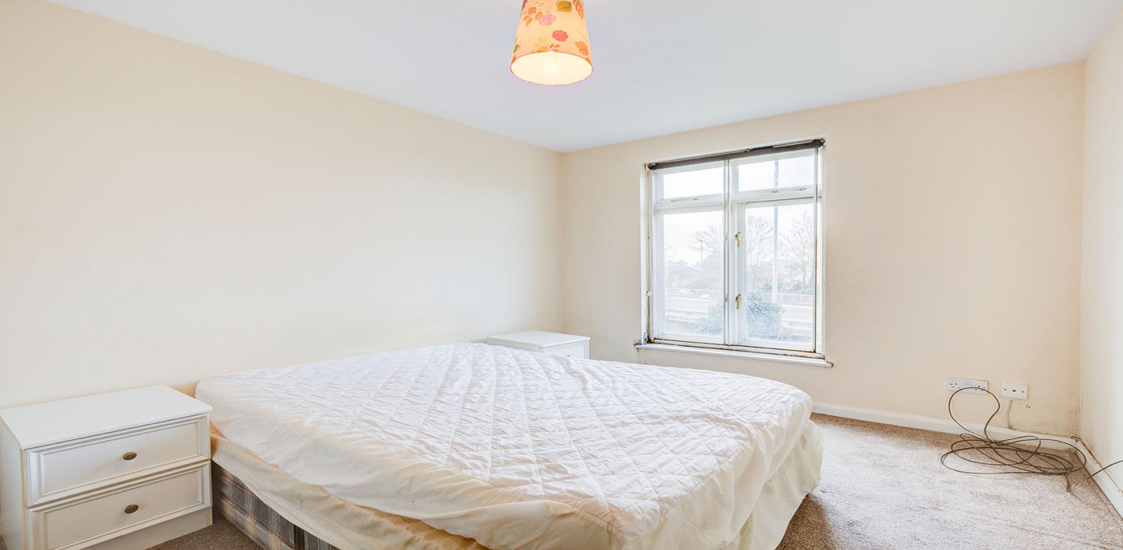 			NO TENANTS ADMINISTRATION FEES , 1 Bedroom, 1 bath, 1 reception Flat			 Swynford Gardens, Hendon Central